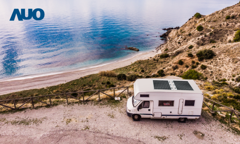 「可撓輕量化太陽光電板SunCurva」使用輕量特殊耐候型複合板取代傳統太陽能板的玻璃前板，不僅降低70%重量，每米平方僅3Kg；具有抗衝擊性能及通過電磁相容性測試，可應用於交通運輸工具，如露營車、遊艇等